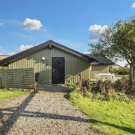 Three-bedroom In 8