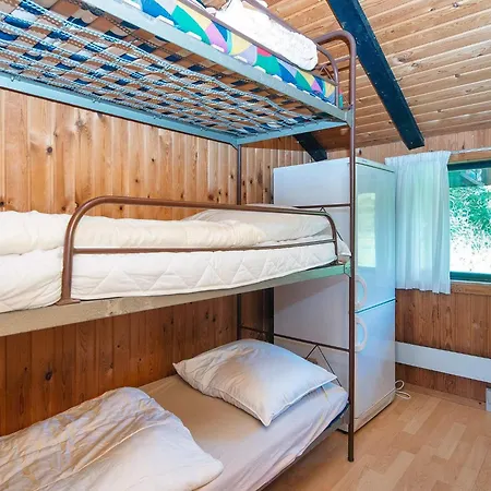 Three-bedroom In 8 *
