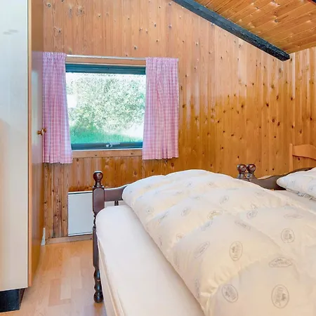 Three-bedroom In 8 Dom wakacyjny *